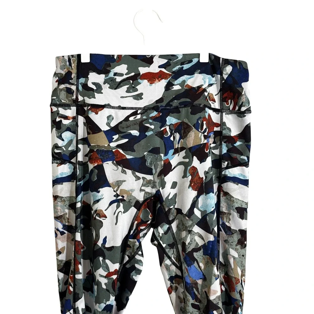Free People Movement 7/8 Camo Print Leggings with Ruched Detail High Waist‎ Sz L - Picture 8 of 9